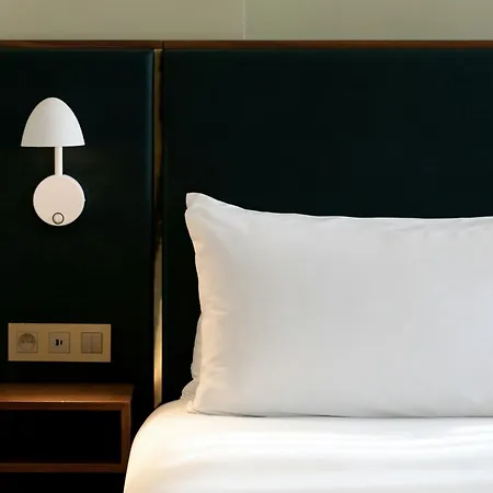Sapphire House Antwerp, Autograph Collection By Marriott 5*