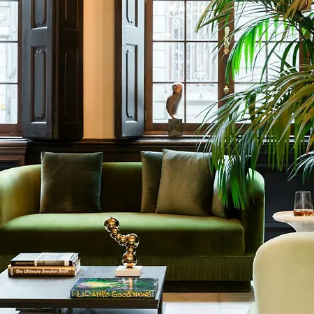 Sapphire House Antwerp, Autograph Collection