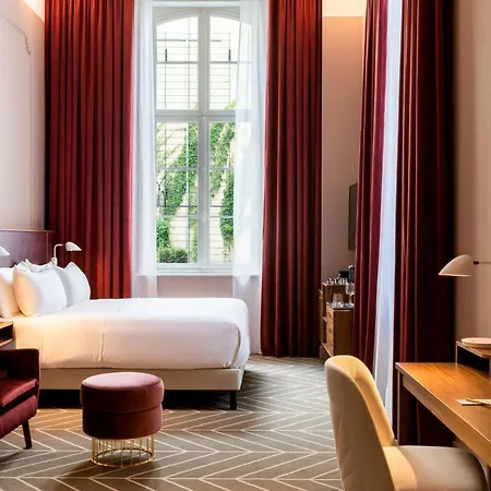 Sapphire House Antwerp, Autograph Collection 5* Antwerp